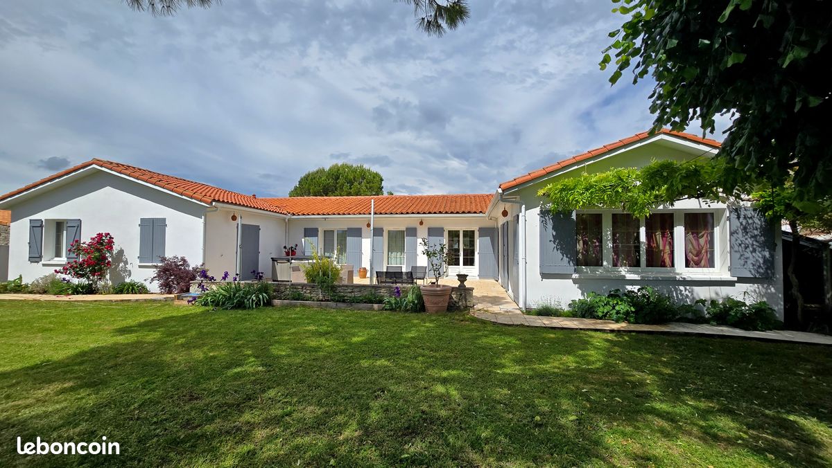 Maison 5 pièces 172 m² · à La Jarrie · 172 m² · 550 000 €