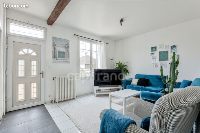 Maison 13 pièces 303 m²