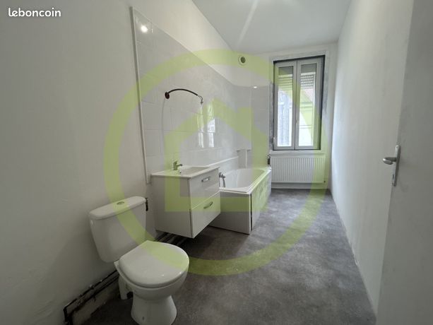 https://img.leboncoin.fr/api/v1/lbcpb1/images/05/26/67/052667d0d4dd35f3ae50da658e275ec14fb4074d.jpg?rule=ad-image