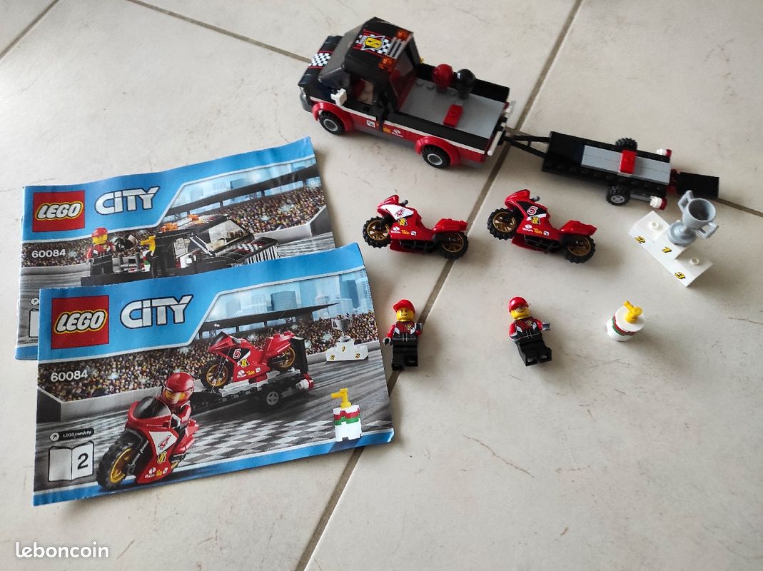 Lego transport de motos de course 60084 (image 1)