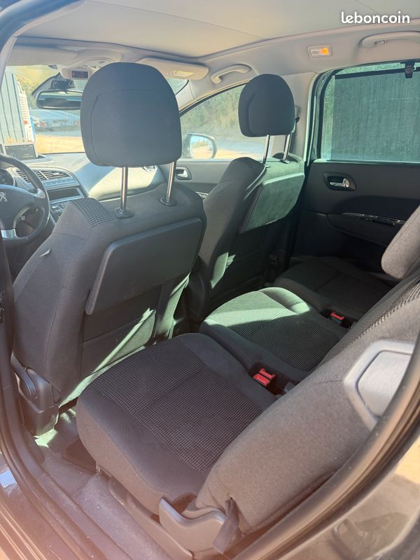 PEUGEOT 5008 7 places - garantie 6 mois (image 4)