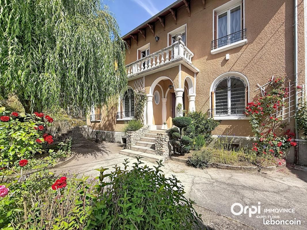 Maison 4 pièces 133 m² · à Saint-Flour · 133 m² · 245 000 €