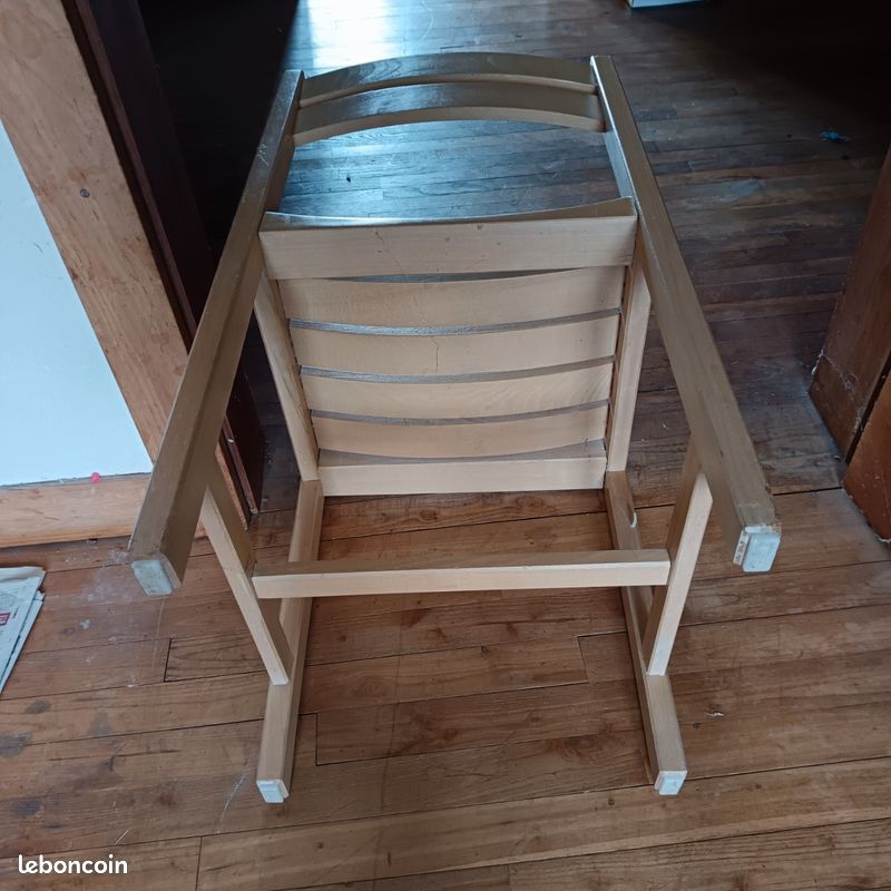 Chaisse d intérieur en bois (image 1)