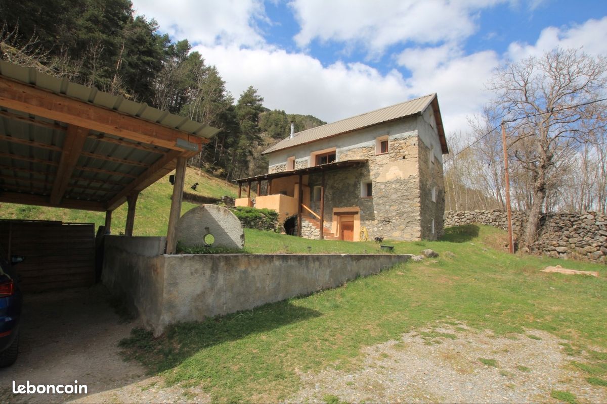 Maison 7 pièces 139 m² · à Saint-Étienne-de-Tinée · 139 m² · 495 000 €