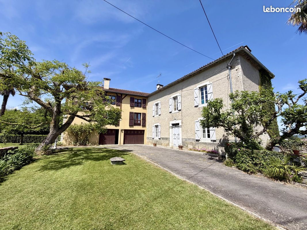 Maison 11 pièces 252 m² · à Labarthe-Rivière · 252 m² · 399 000 €