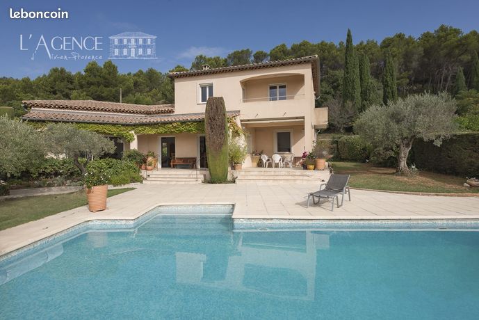 Propriété 6 pièces 180 m²