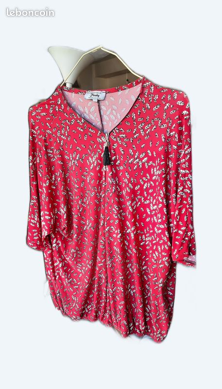 Haut femme Melle Frenchy t.46, tissu doux , polyester 3.5e (image 1)