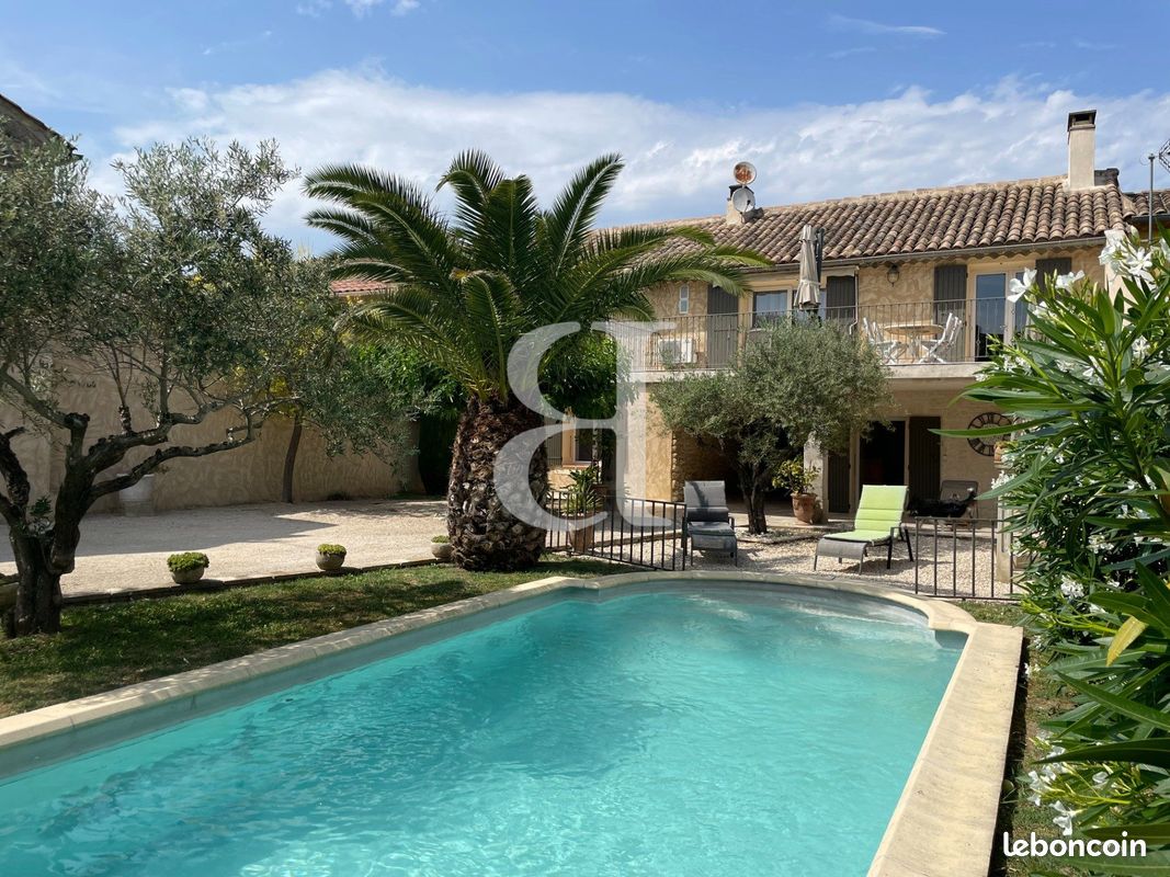Maison 6 pièces 130 m² · à Sainte-Cécile-les-Vignes · 130 m² · 385 000 €