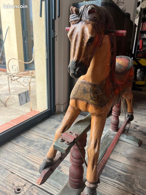 Ancien Petit Cheval à Bascule en Bois - Vintage French Finds