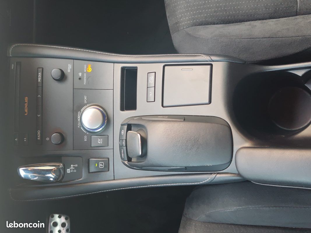Lexus ct200h f sport auto (image 21)