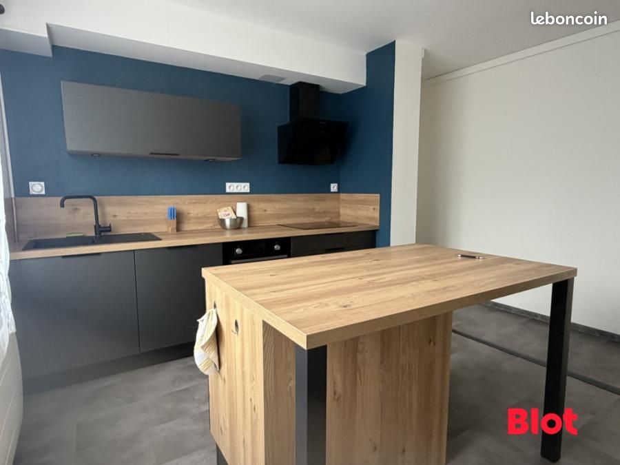 Appartement 3 pièces 75 m² · à Fougères · 75 m² · 700 €