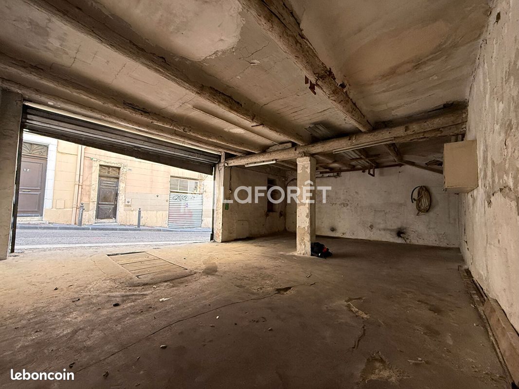 Parking 56 m² · à Marseille · 56 m² · 180 000 €