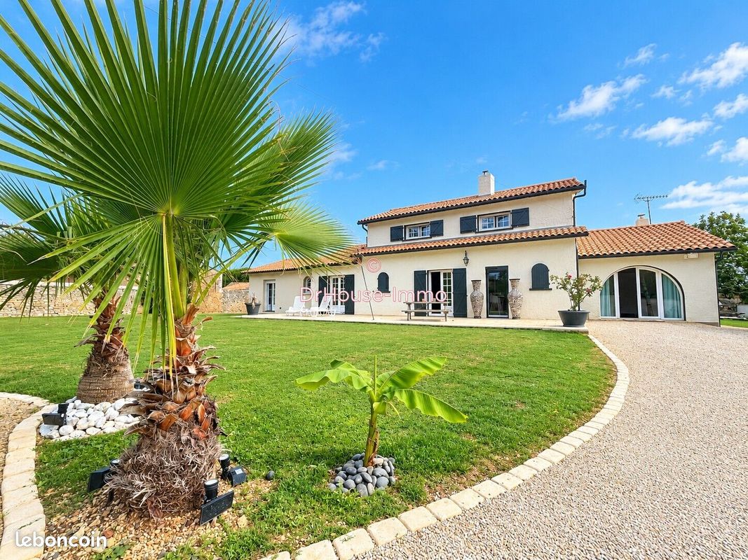 Maison 8 pièces 243 m² · à Cissé · 243 m² · 485 000 €