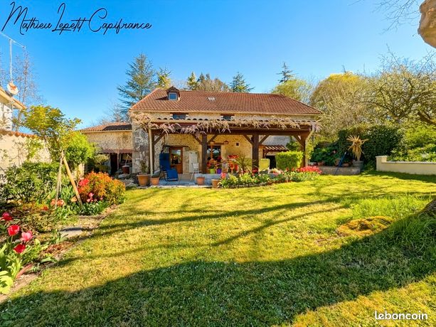 Maison 7 pièces 230 m²