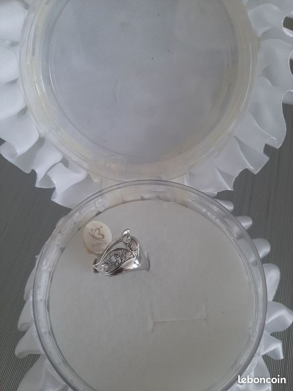 Boîte porte-alliances / écrin à bagues blanc (image 7)