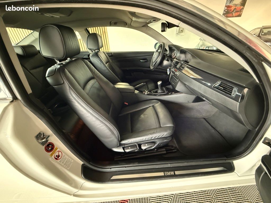 BMW Série 3 Coupé 320d 177ch Luxe BVM6 (E92) (image 24)