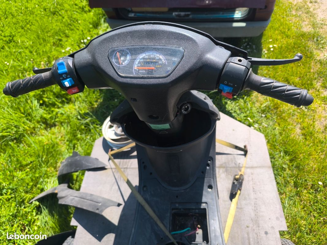 Scooter 50 cm3 en 4 temps pour pièces (image 3)