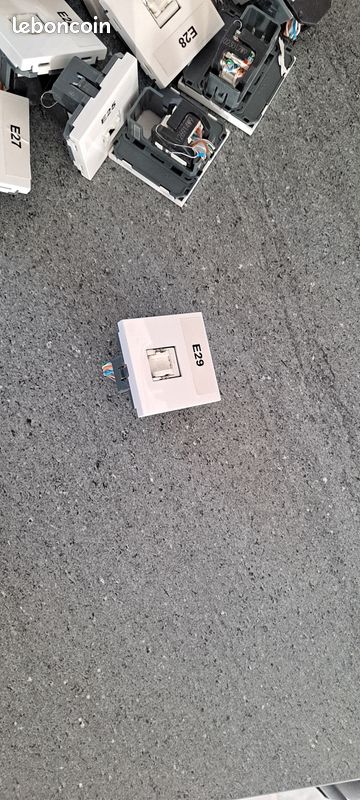 Prise RJ45 catégorie 6 hager (image 3)