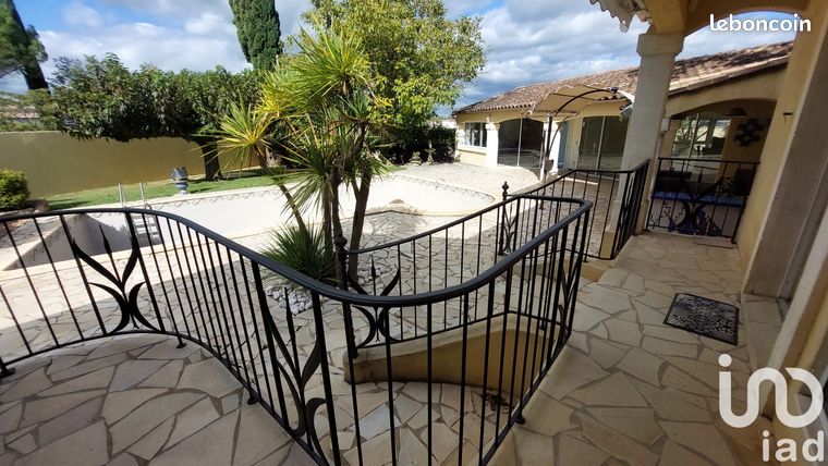 Villa 8 pièces 318 m²