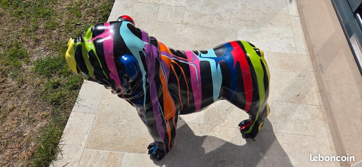 Statue de chien réaliste en résine pour décoration de jardin - Français