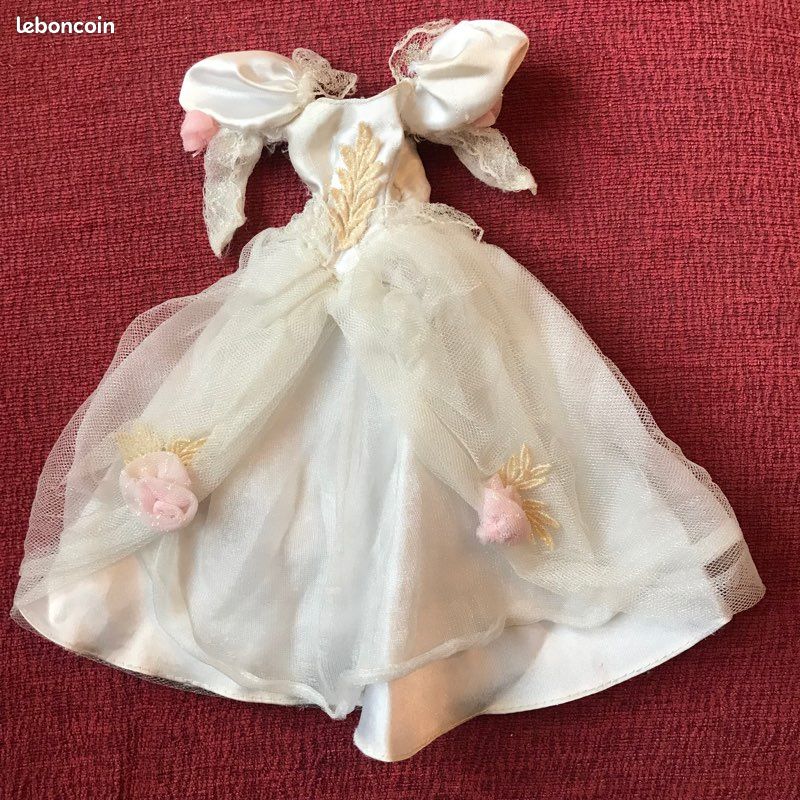 Lot de robes de mariée poupée barbie (image 6)