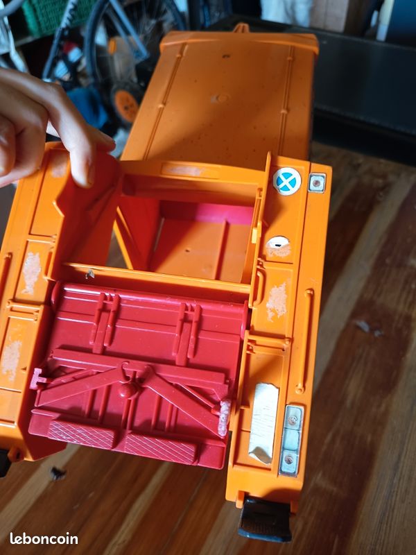 Bruder camion poubelle (image 3)