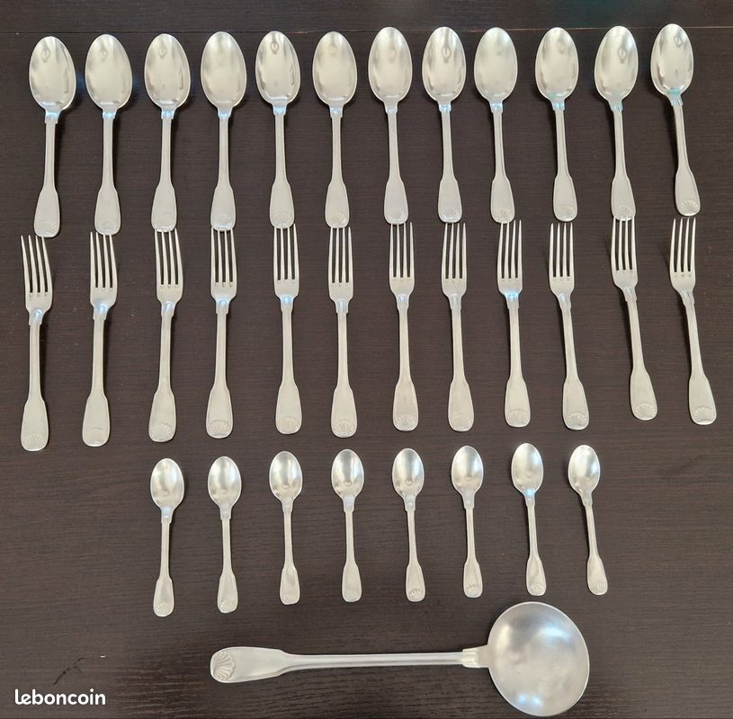 1 ménagère 25 couverts en métal argenté ercuis modèle
