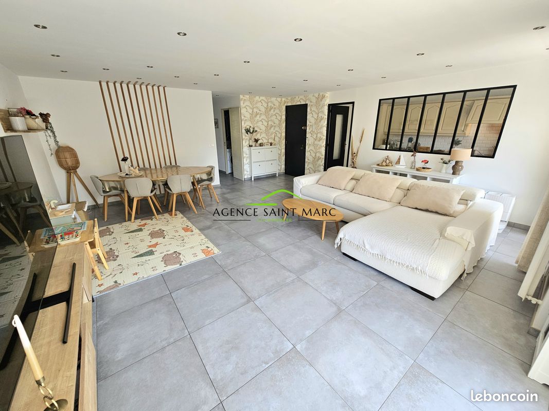 Appartement 3 pièces 82 m² · à Mandelieu-la-Napoule · 82 m² · 385 000 €