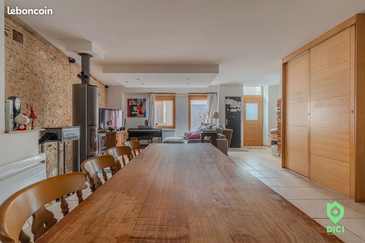 Maison 8 pièces 172 m² · à Feneu · 172 m² · 314 700 €