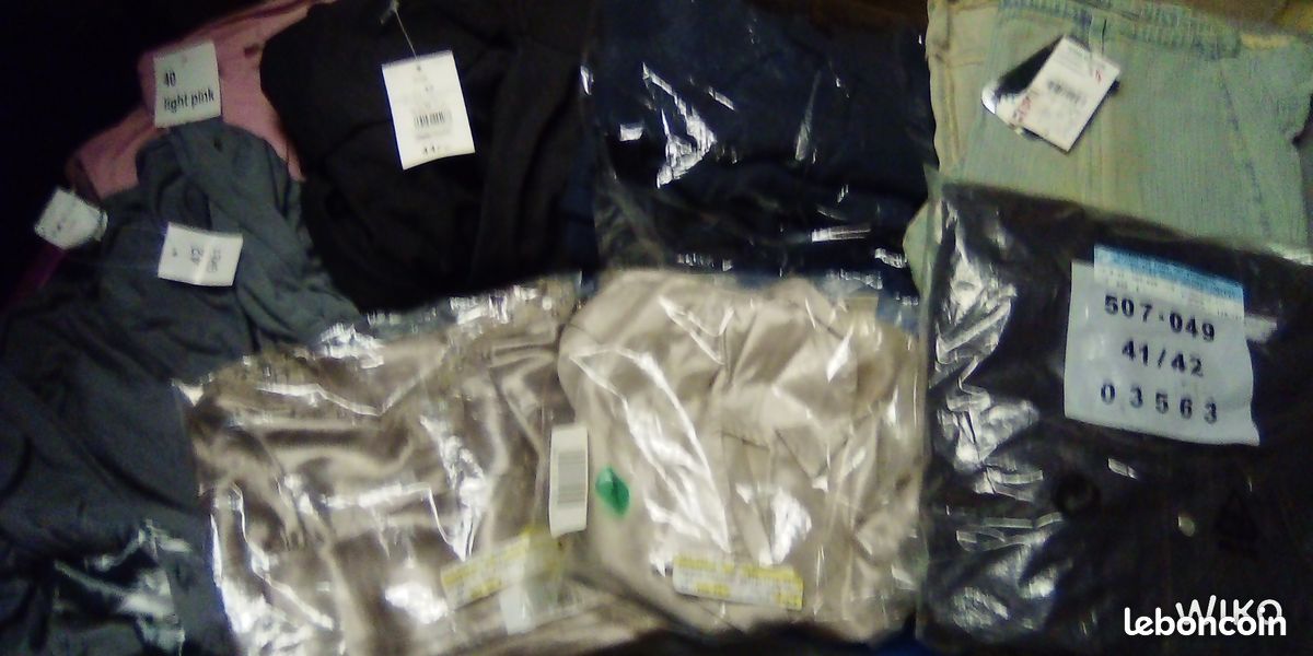 Lot vêtements sacs chaussures neuf (image 1)