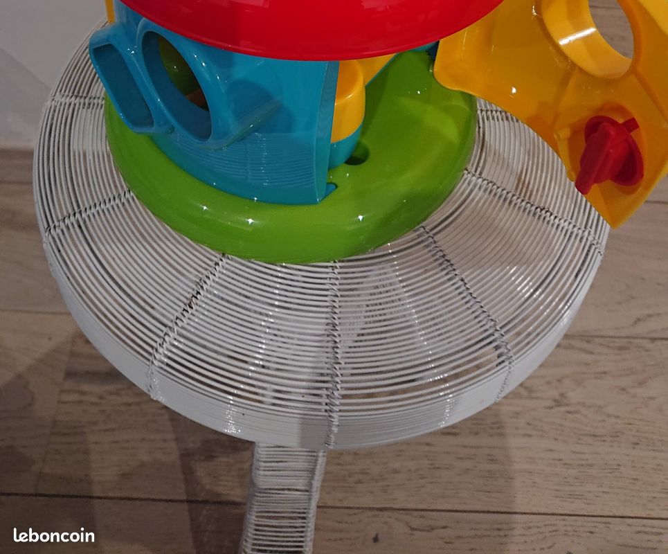 Petite table ronde en fer AM.PM (image 1)