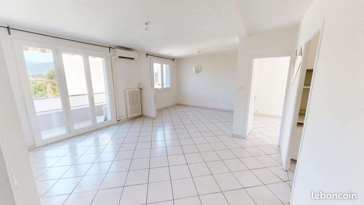 Appartement 3 pièces 61 m² · à Domène · 61 m² · 140 000 €