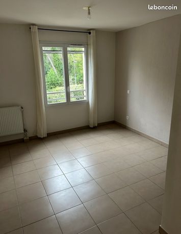 https://img.leboncoin.fr/api/v1/lbcpb1/images/05/49/c5/0549c54edeb9505ece0be24ab737365ecf557601.jpg?rule=ad-image