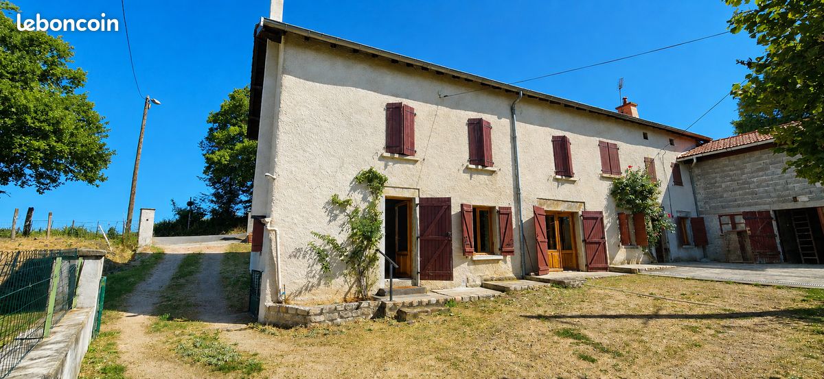 Maison 9 pièces 176 m² · à Beaulieu · 176 m² · 138 000 €