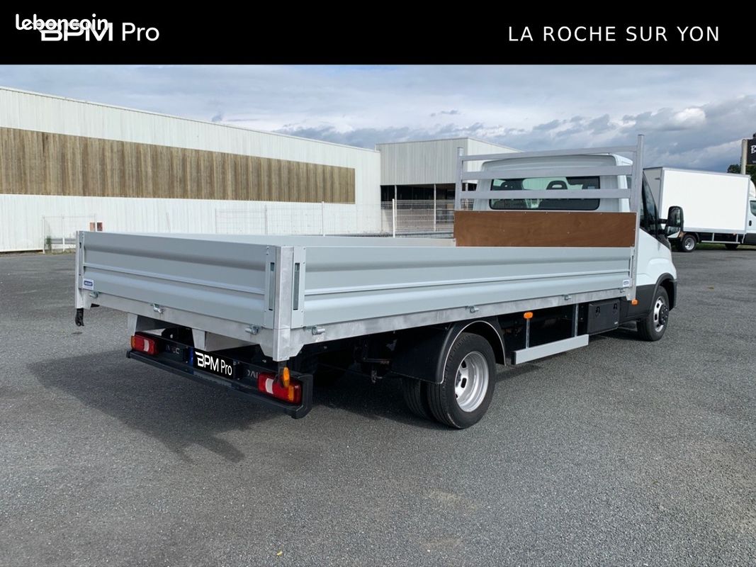 IVECO 35-160 / Daily / 35C16H / 3.0L 160CH / PLATEAU NEUF 4.50m / 2023 / (image 3)