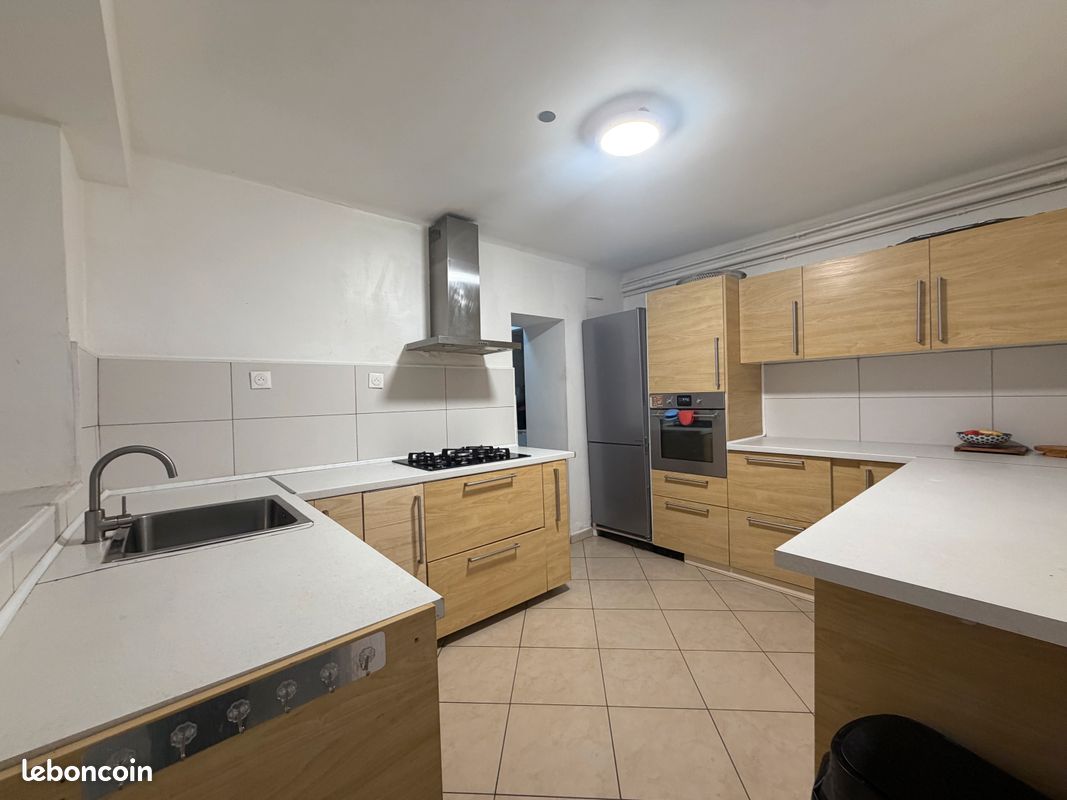 Maison 7 pièces 145 m² · à Villeneuve-le-Roi · 145 m² · 450 000 €