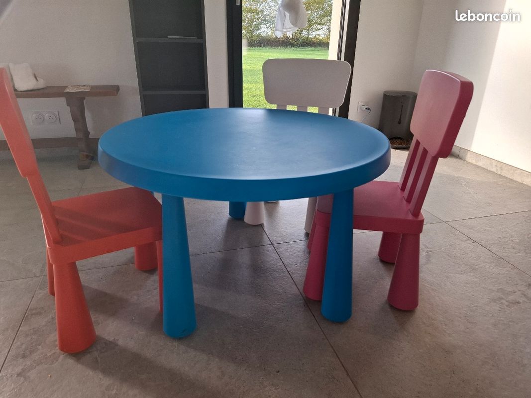 Table ikea Mammut + 3 chaises (image 1)