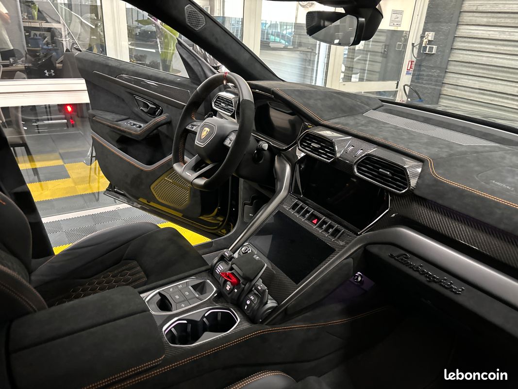 Lamborghini URUS 4.0 V8 666 cv Performante bva 8 origine France 71000 d'options tva récupérable (image 5)