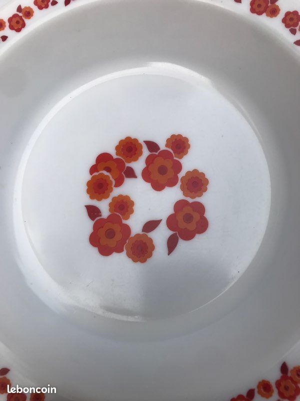 Grand Plat Rond Lotus Arcopal Blanc Opale Vintage Occasion
