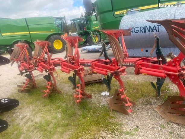 Matériel agricole d’occasion « charrue 5 corps » Toute la France