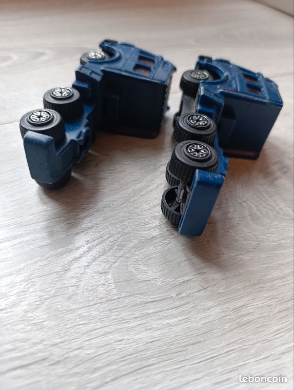 Lot de 2 camions bleu 10 cm (image 2)