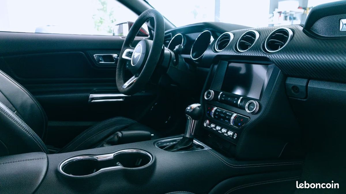 FORD Mustang FASTBACK 2.3 ECOBOOST PERFORMANCE 317CH BVA - KIT SHELBY GT350 - 18 900 KM (image 14)