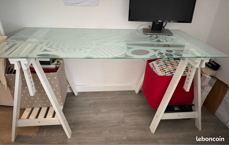 Bureau IKEA (image 1)