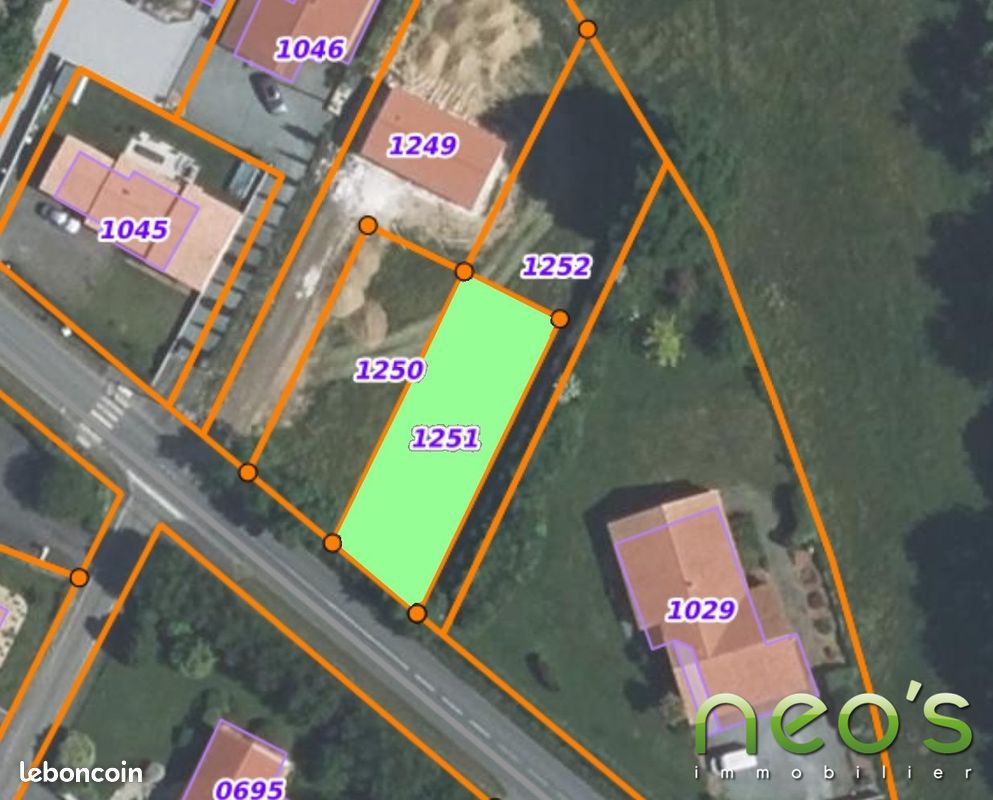 Terrain 421 m² · à Chemillé-en-Anjou · 421 m² · 30 000 €