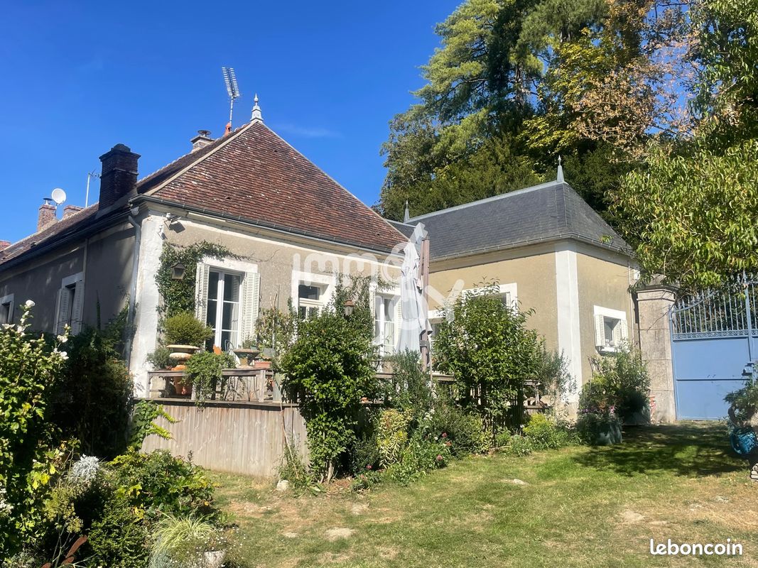 Maison 5 pièces 143 m² · à Perche en Nocé · 143 m² · 495 000 €