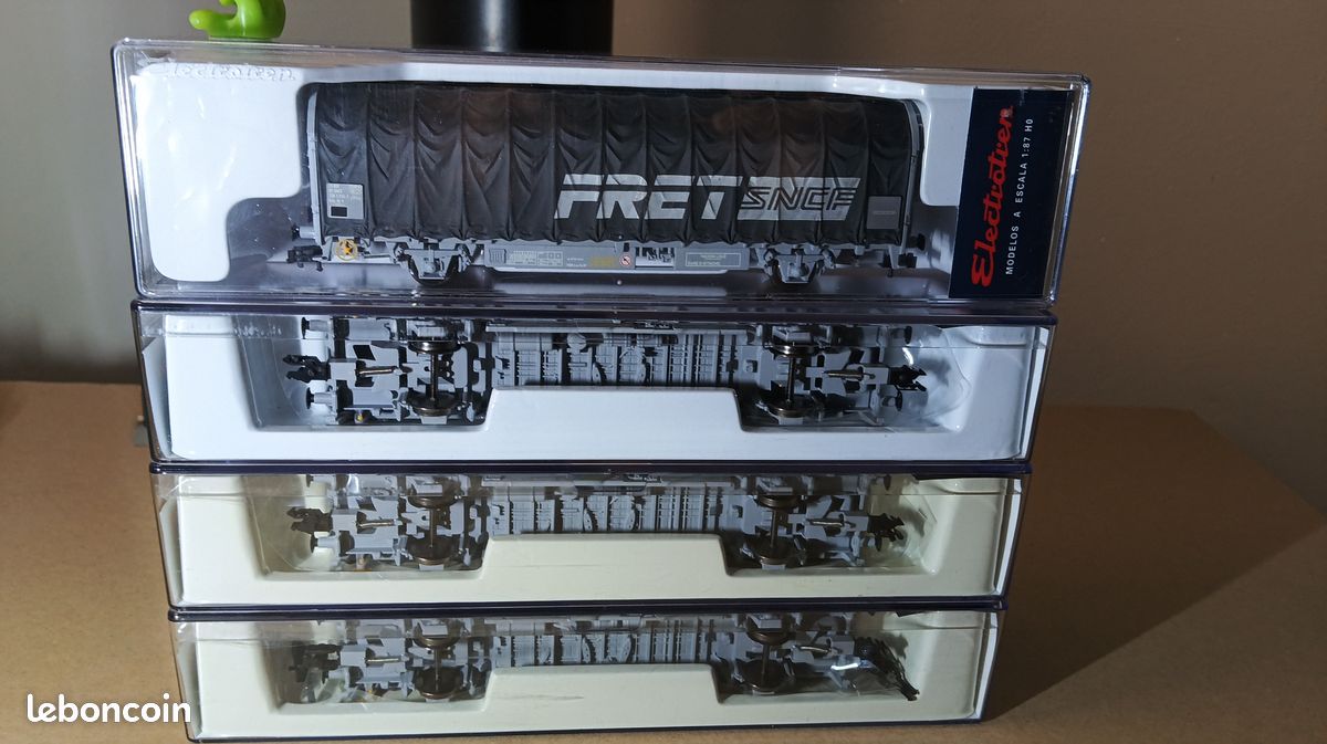 Wagon Bâché K70 HO Fret SNCF – ElectroTren 1535K Bleu