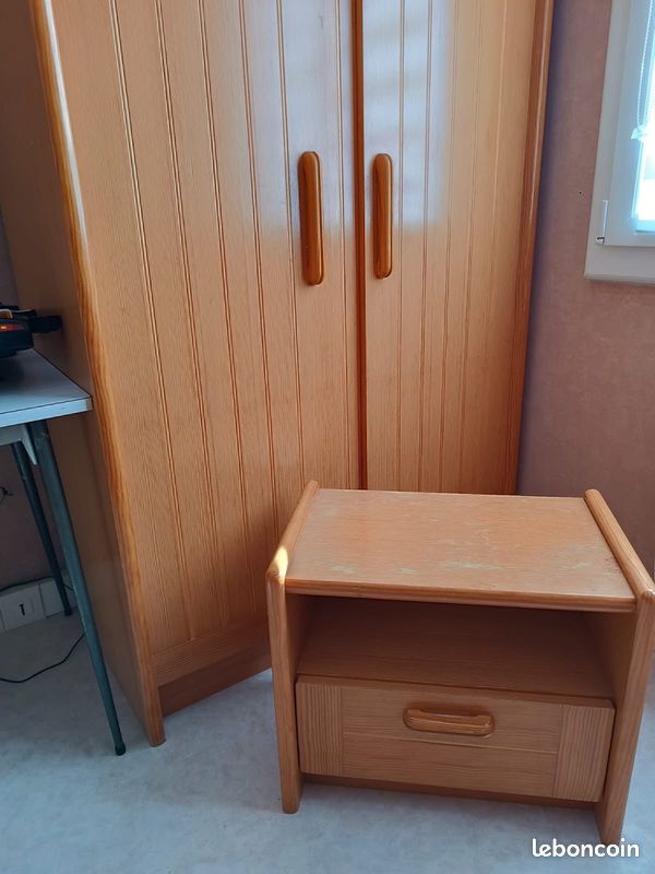Lot lit+armoire+étagère+table de chevet (image 1)