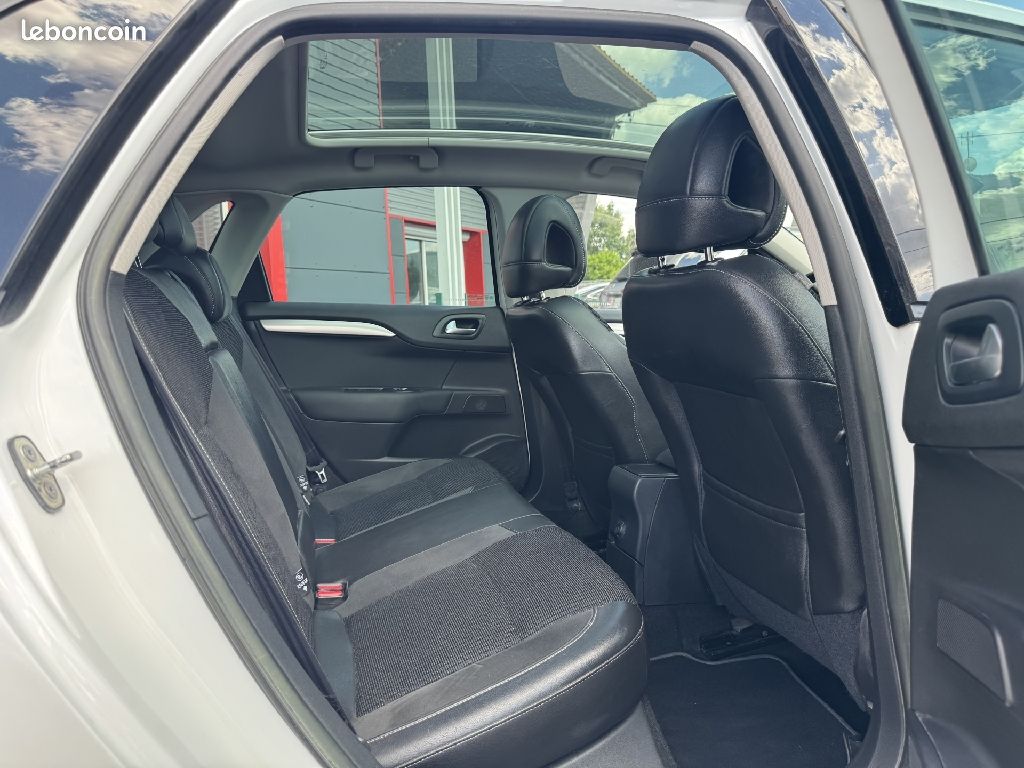 Citroën C4 e-HDi 115 Exclusive + ETG6 (image 4)