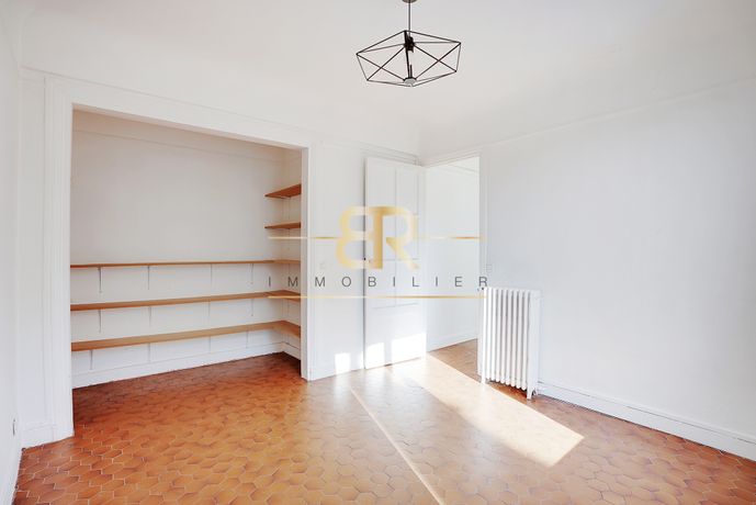 Appartement a louer paris-18e-arrondissement - 2 pièce(s) - 33 m2 - Surfyn