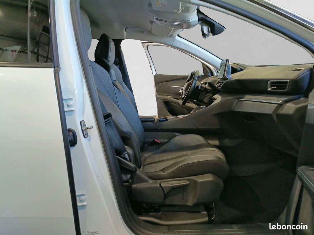 PEUGEOT 3008 Hybrid 225 e-EAT8 Allure Pack (image 9)